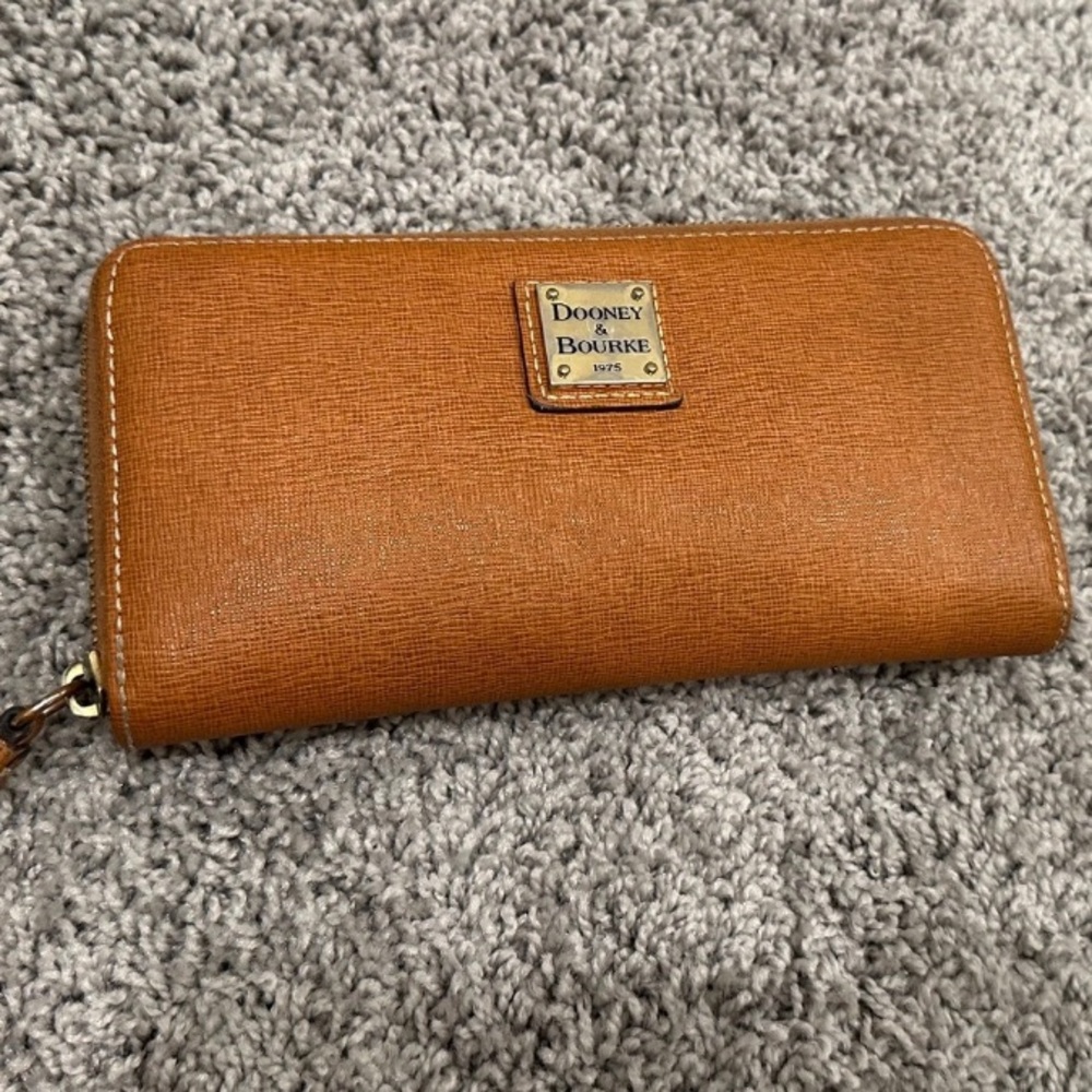 In excellent condition wallet.